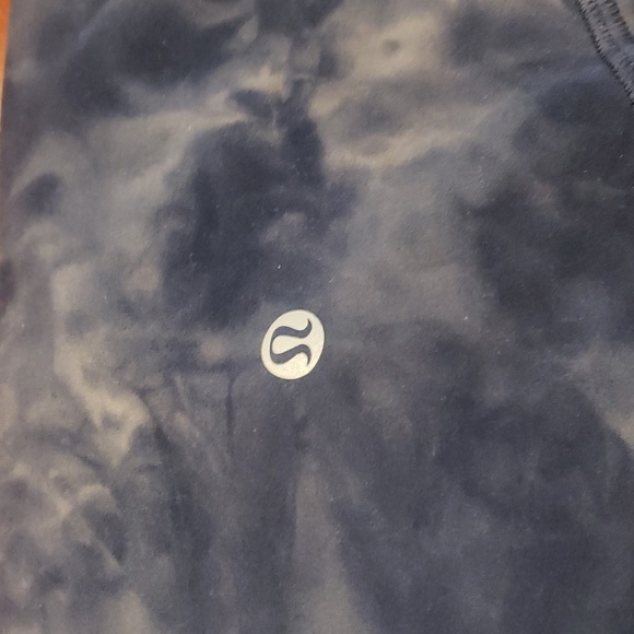 Lululemon - Picture 2 of 5